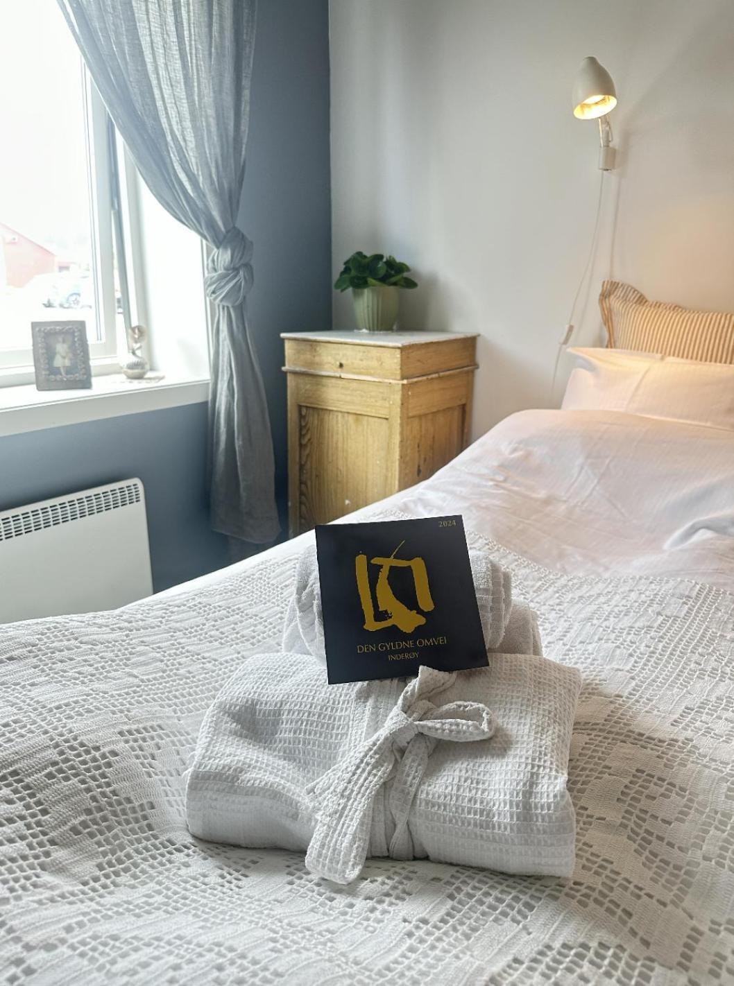 Straumen  Saga, Et Unikt, Sjarmerende Badehotell Med Fa Rom, Sauna Og Badebrygge - Inderoy מראה חיצוני תמונה