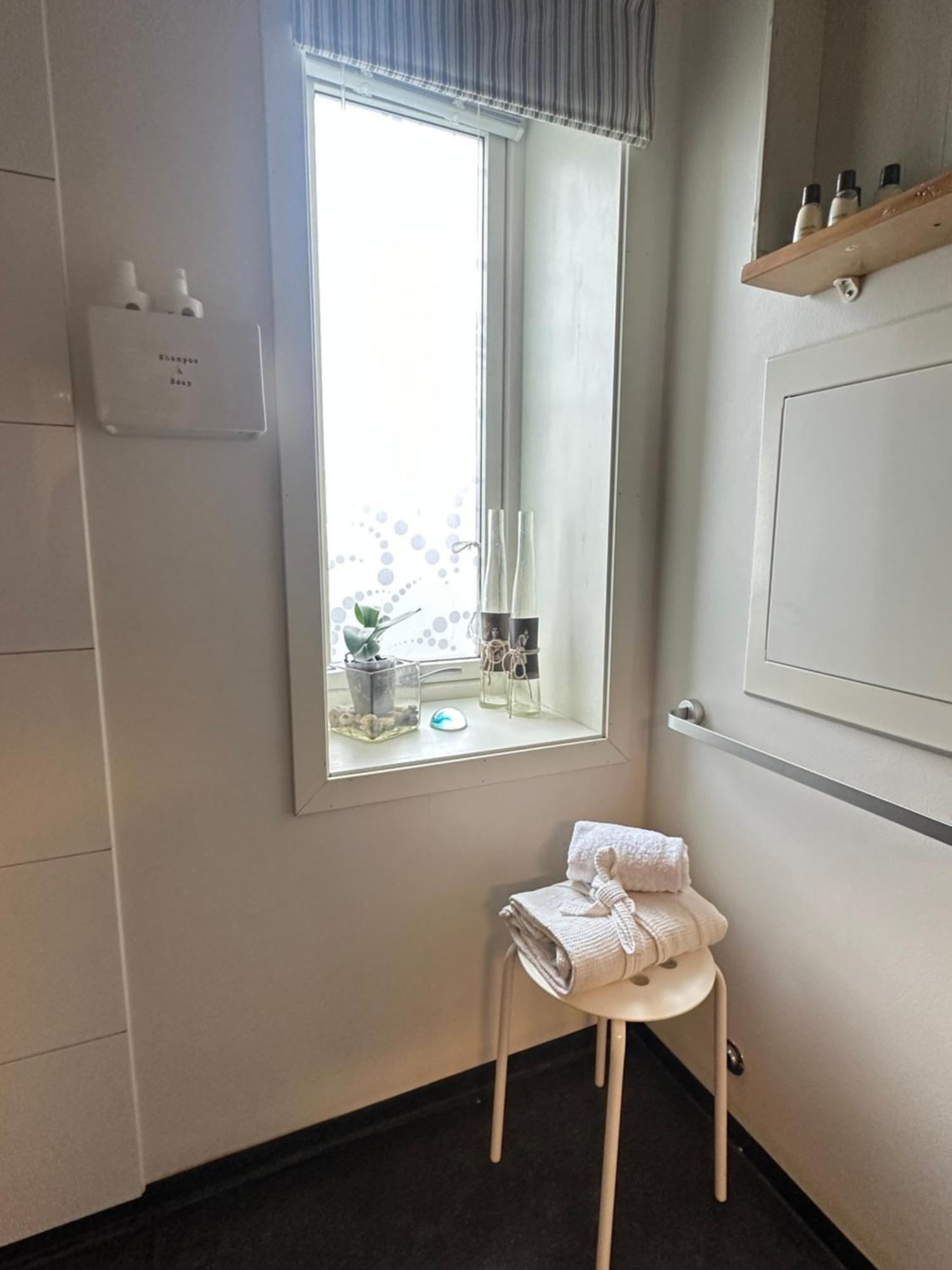 Straumen  Saga, Et Unikt, Sjarmerende Badehotell Med Fa Rom, Sauna Og Badebrygge - Inderoy מראה חיצוני תמונה