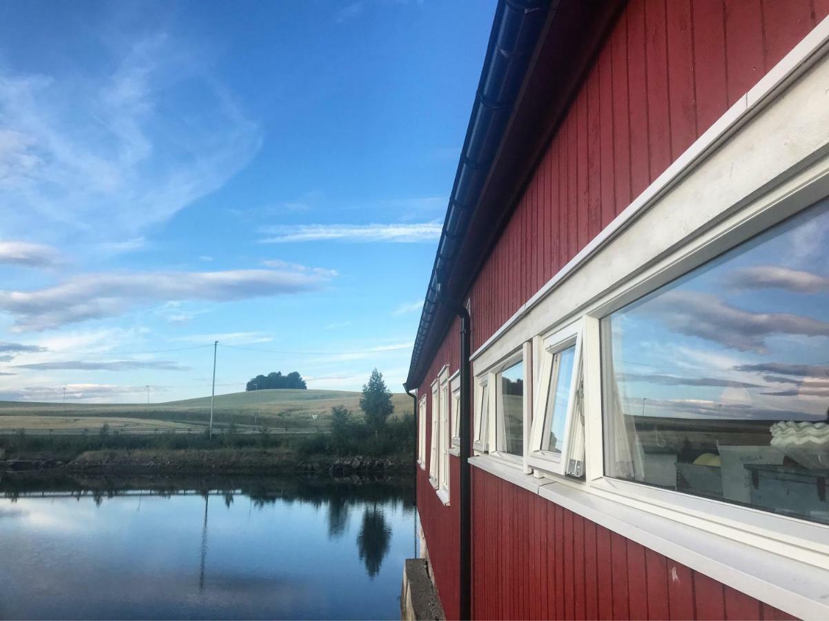 Straumen  Saga, Et Unikt, Sjarmerende Badehotell Med Fa Rom, Sauna Og Badebrygge - Inderoy מראה חיצוני תמונה